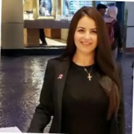 Karla Umpierrez, Assistant Manager on Influential Women