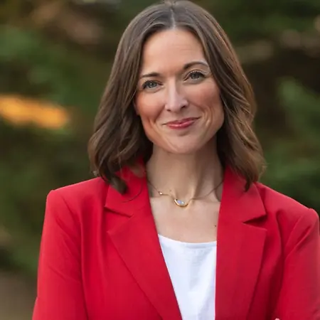 Candice Van Dertholen, Founder / Holistic Practitioner / Coach on Influential Women