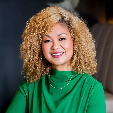 Naomi Smith Oglesby, Senior Director, Associate General Counsel, Labor & Employment on Influential Women