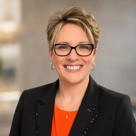 Amanda Robinson, PhD, MBA, MLS(ASCP), Senior Analyst on Influential Women