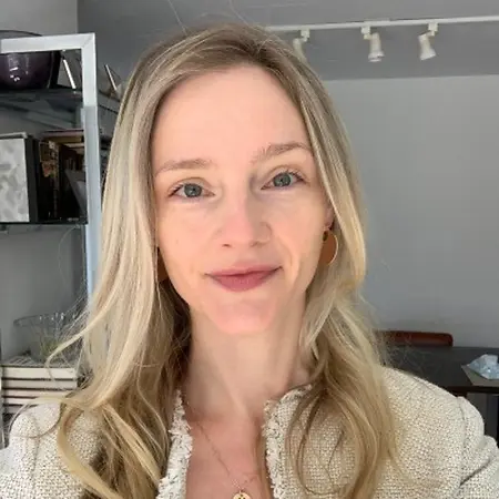 Desi Tumpowsky, VP of Business Operations and Pricing (Deal Strategy) on Influential Women