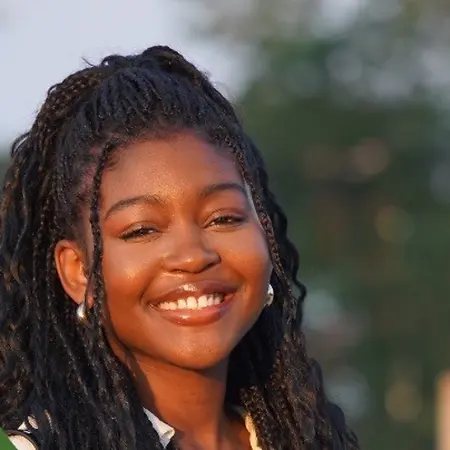 Naomi Tchoungang, Undergraduate Researcher on Influential Women