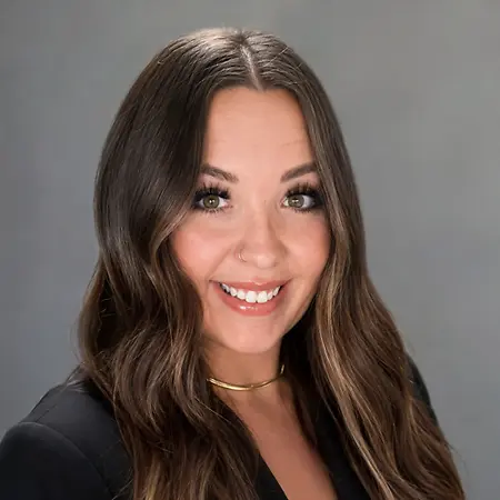Summer Edwards, Account Executive on Influential Women
