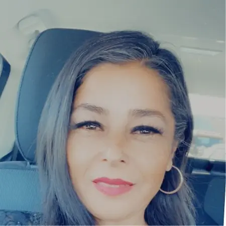 Sandra de-los AngelesFlores, Business Development Representative on Influential Women