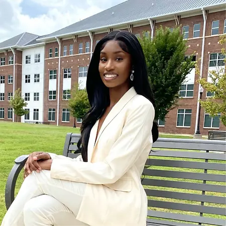 Daisha Hall, Creative Marketing Freelancer and Client Relations Specialist on Influential Women