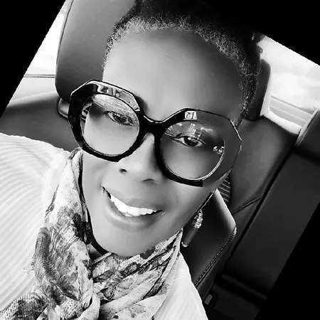 Jacqueline Elizabeth, Therapeutic Life Coach on Influential Women