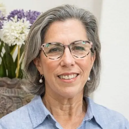 Magdalena Beneitez, Group Psychotherapist on Influential Women