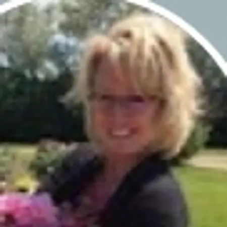 Bobbi Buxbaum, Senior Land Specialist/ Company Owner on Influential Women