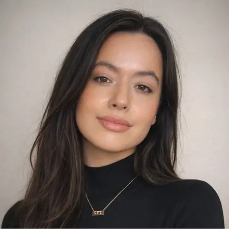 Mayra M. Medina, Marketing & Social Media Manager on Influential Women