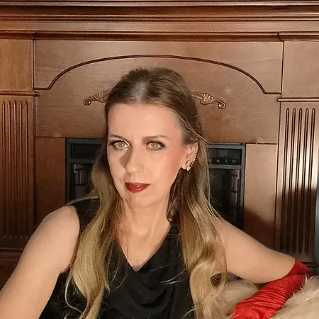 Karina Andrea Fogliani, Customer Service Representative on Influential Women