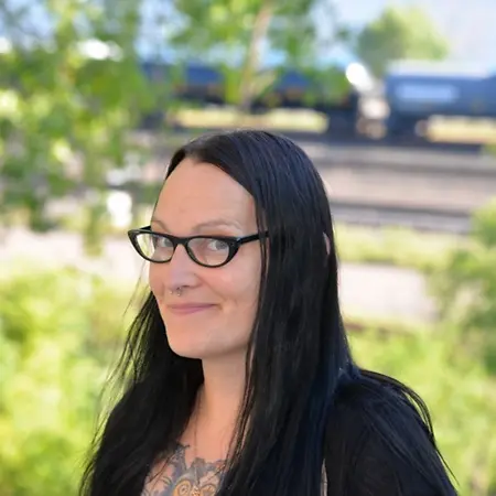 Miranda Okonek, Copywriter / Owner on Influential Women