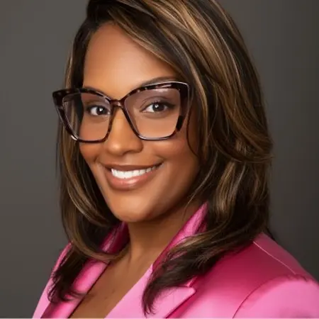 Darielle R. White, Office Manager on Influential Women