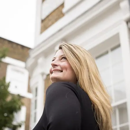 Rachel Miller, Travel Writer / Content Creator / Podcaster / Educator on Influential Women