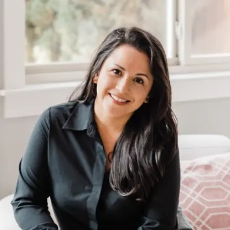 Elena Valle, Creator & Host of the Elena Out Loud Podcast on Influential Women