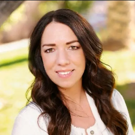 Anke Hennen, Strategic Advisor - Marketing & Brand on Influential Women