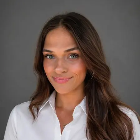 Alexa Franze, Customer Success Manager on Influential Women