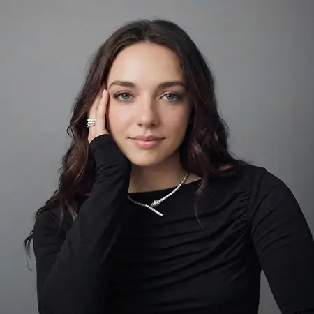Taylor Misukonis, Senior Brand and Digital Designer on Influential Women
