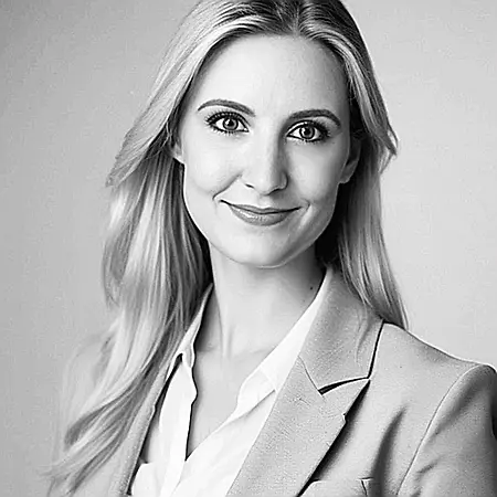 Stephanie Hillin, Subject Matter Expert in Contracts Law, In-House Counsel on Influential Women