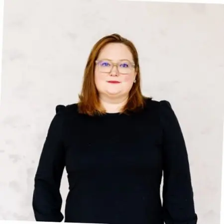 Ann Marie Regan, Senior Managing Counsel, Director of Commercial Legal Services on Influential Women