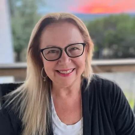 Elizabeth Buckley, Writer, Director at EAA, Inc on Influential Women