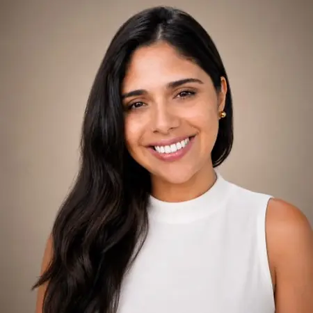 Karinellie Davila Santoa, Founder and Director on Influential Women