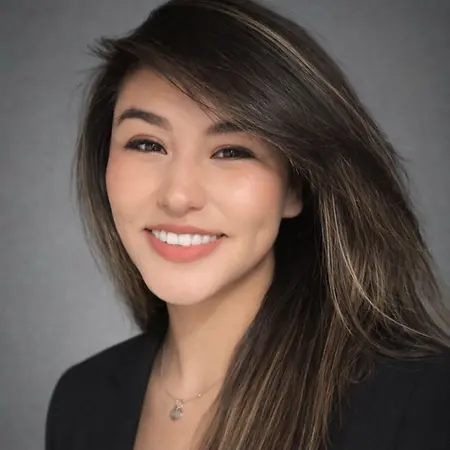 Valeria Osollo, CEO and Host on Influential Women