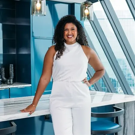 Carli Dominguez, Senior Manager, Renewal Sales on Influential Women