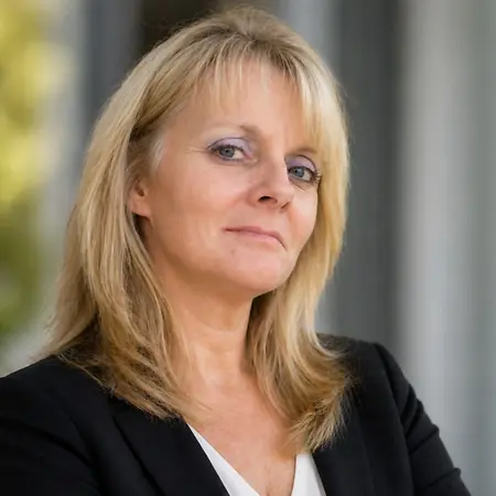 Lynn Britton, Accounts Receivable Manger - East Region on Influential Women