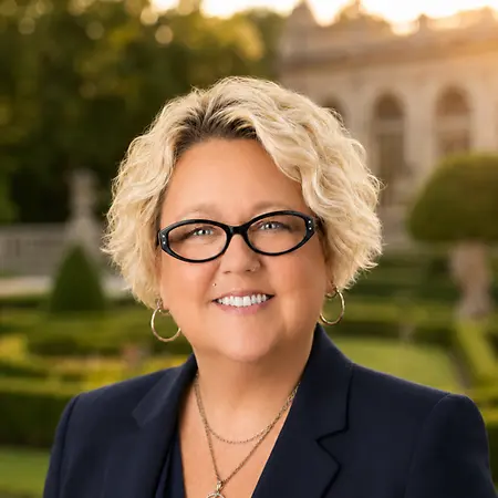 Holly Smith, CCAM, CMCA, AMS, PCAM, Executive Director on Influential Women