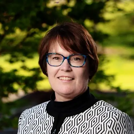 Renee Cowick  Metz, Assistant General Counsel on Influential Women