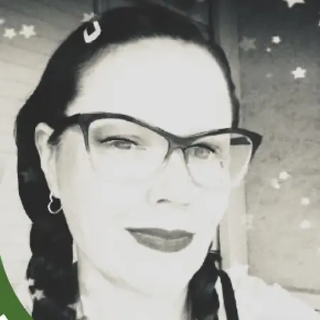 Michele Valent, Notary Public | Business Specialist on Influential Women
