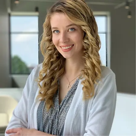 Olivia Lauren Bruce, UX/UI PROFESSOR | GRAPHIC MARKETING DESIGNER on Influential Women