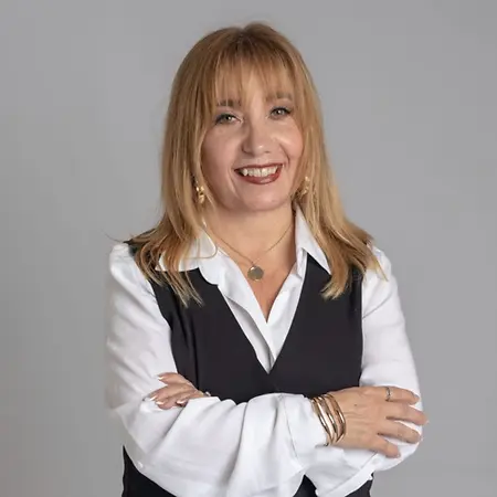 Dulce McKenzie, Fundadora McKenzie Consultants| Executive/Life & Career Coach| Autora,Lo que nadie te dice del éxito on Influential Women