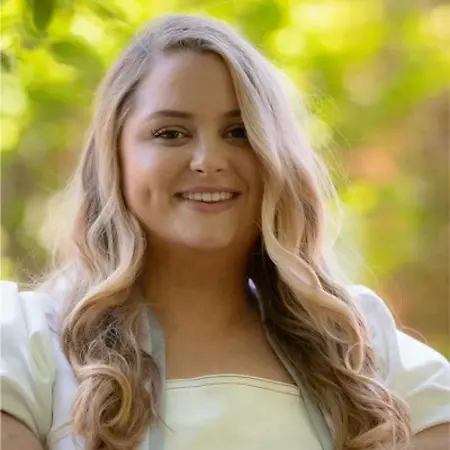 Hannah Lambeth, Account Executive on Influential Women