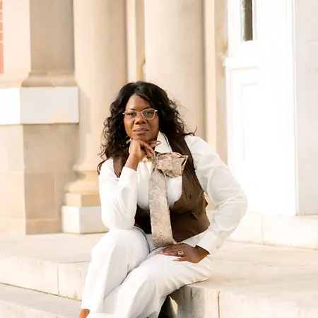 ShaVonda  M. Leonard, Director of Career Exploration and Professional Learning on Influential Women