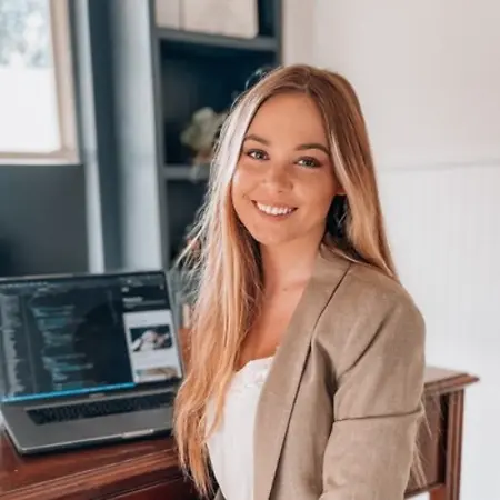 Alisha Garric, Senior eCommerce Web Developer on Influential Women