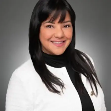 Karina Soto, Agente inmobiliario de ventas on Influential Women