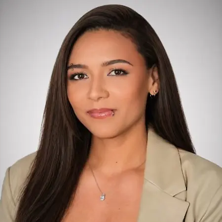 Mackenzie Moore, Consultant | Public Speaker on Influential Women