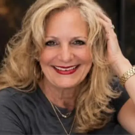 Traci Galyean, Director of Sales Marketing  Courtyard by Marriott Houston NE-Generation Park-AHM American Hospitality Management Co on Influential Women