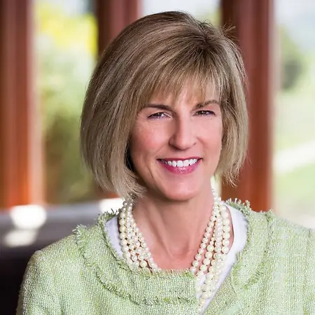 Karen Sweeney Stevens, Vice President of Customer Service at the Bay Club Company on Influential Women