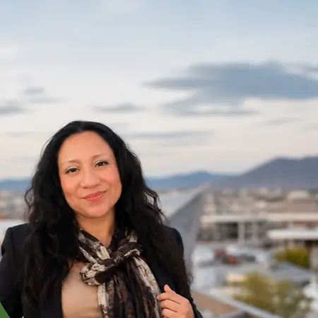 Valentina Calitri, Independent Senior Consultant on Influential Women