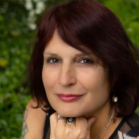 Joanna Zambella, Helping owners create less chaos and more of the right work. on Influential Women