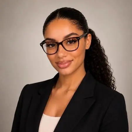 isabella thomas, Executive Assistant on Influential Women