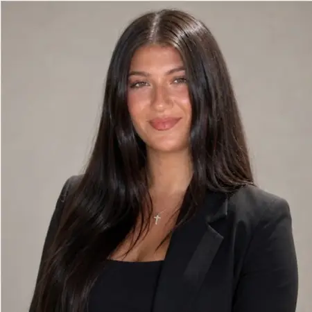 Hannah Aievoli, Social Media Manager on Influential Women