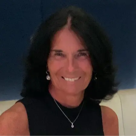 Donna McGeddy, Travel Agent/Advisor on Influential Women