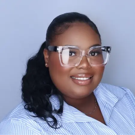 Veronica Sanders, Digital Marketing/Social Media Manager on Influential Women