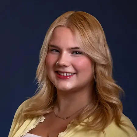 Cassidy Johnson, Non-profit Program Coordinator, Journalist & Freelance Writer on Influential Women