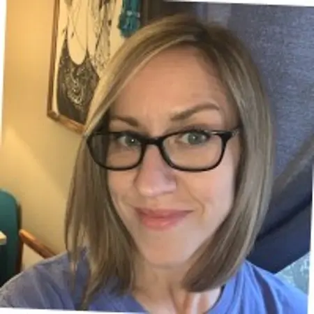 Traci Bowles, Customer Service Representative on Influential Women