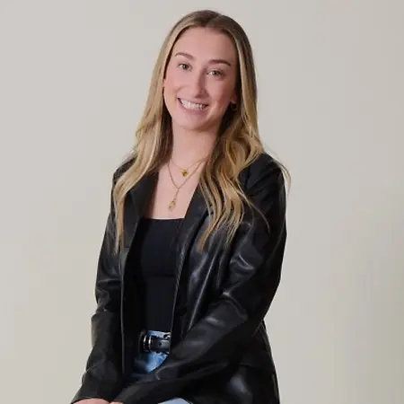 Lilly Bromberg, Account Executive on Influential Women