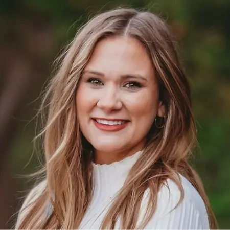 Mackenzie Bevill, Key Account Manager on Influential Women